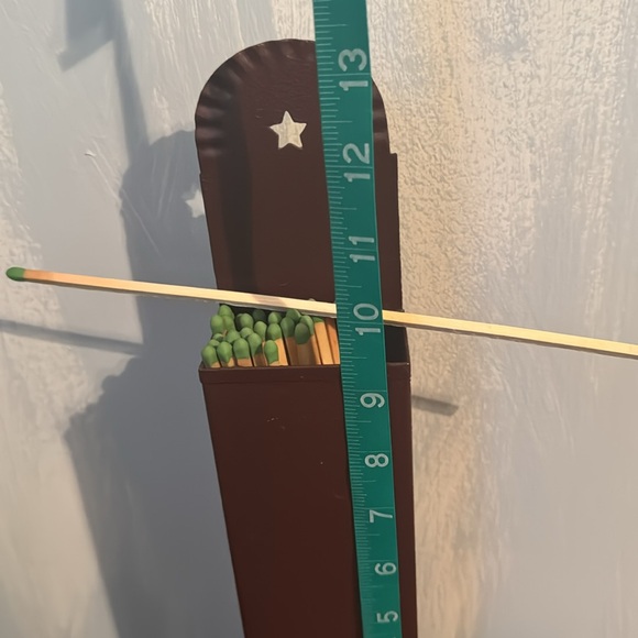 Match Sticks Box Matches Included - Picture 2 of 2